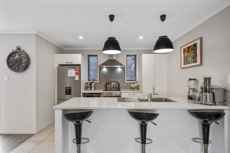 Photo of property in 27 Waterside Drive, Pyes Pa, Tauranga, 3112