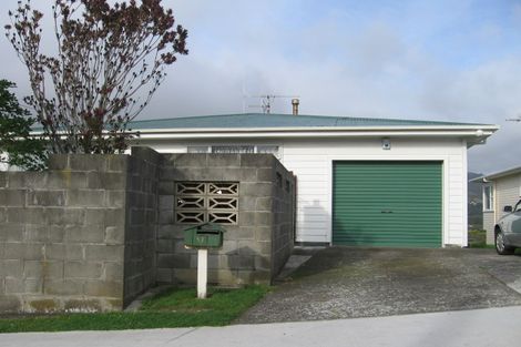 Photo of property in 52 Saint Johns Terrace, Tawa, Wellington, 5028