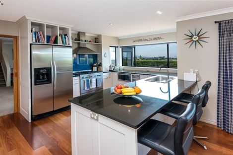 Photo of property in 18 Towbridge Place, Howick, Auckland, 2014