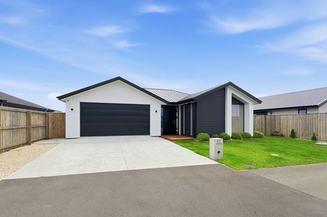 Photo of property in 21 Te Repo Drive, Halswell, Christchurch, 8025