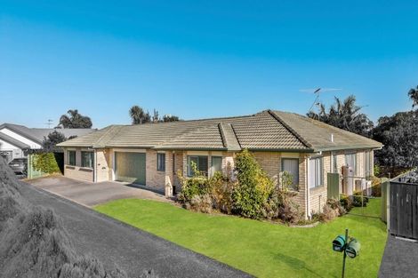 Photo of property in 16 Castlehill Court, Wattle Downs, Auckland, 2103