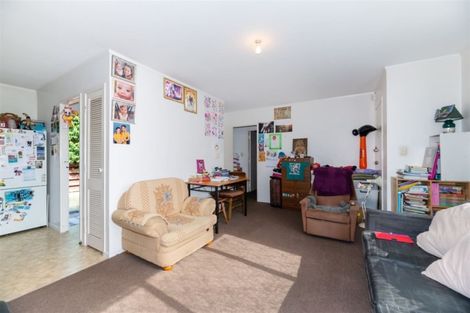 Photo of property in 2/159 Te Atatu Road, Te Atatu South, Auckland, 0610