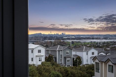 Photo of property in 25 Lime Hill Rise, Flat Bush, Auckland, 2019