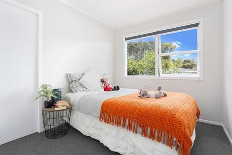 Photo of property in 36 Castleford Street, Green Bay, Auckland, 0604