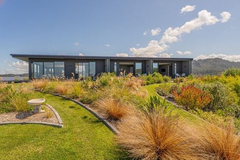 Photo of property in 7 Mason Rise, Tairua, 3508