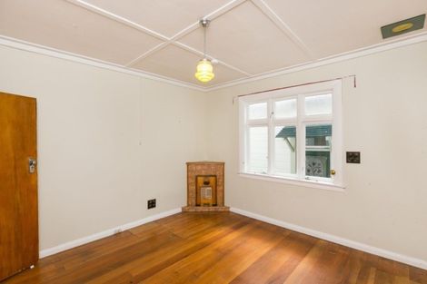 Photo of property in 19 Chatham Street, Berhampore, Wellington, 6023