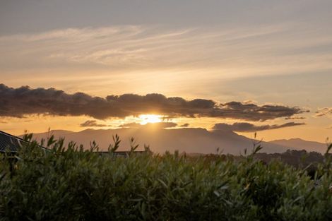 Photo of property in 1 Anglers Way, Omokoroa, 3114