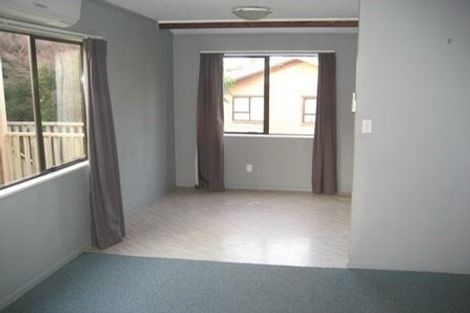 Photo of property in 3 Thalia Place, Totara Vale, Auckland, 0629