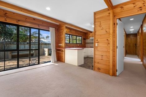 Photo of property in 38 Gemini Place, Kawaha Point, Rotorua, 3010