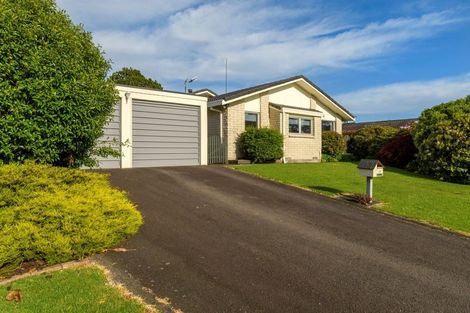 Photo of property in 17 Endeavour Avenue, Welcome Bay, Tauranga, 3112