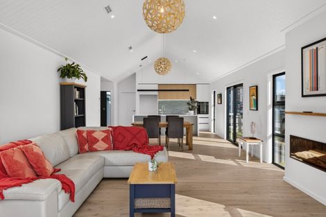 Photo of property in 8 Annie Aranui Drive, Poraiti, 4182