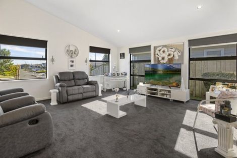 Photo of property in 79 Sandhurst Drive, Papamoa Beach, Papamoa, 3118