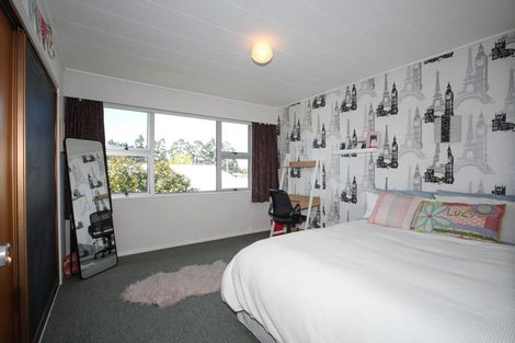 Photo of property in 8 Home Street, Winton, 9720