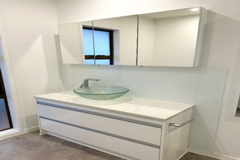 Photo of property in 2/13 Phoenix Place, Papatoetoe, Auckland, 2025