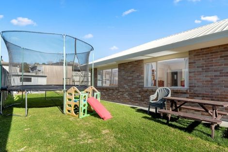 Photo of property in 4b Queen Road, Bellevue, Tauranga, 3110