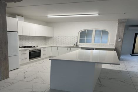 Photo of property in 1/25a Lake Road, Devonport, Auckland, 0624