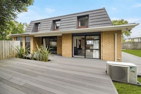 Photo of property in 1/9 Gloria Avenue, Te Atatu Peninsula, Auckland, 0610