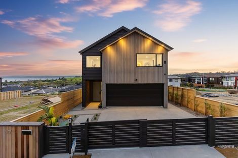 Photo of property in 17 Pakirikiri Street, Long Bay, Auckland, 0630