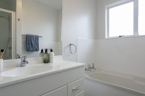 Photo of property in 10 Wembley Place, Richmond Heights, Taupo, 3330