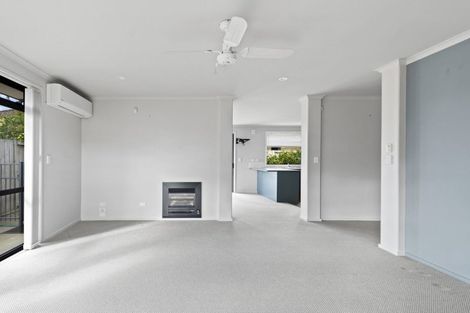 Photo of property in 5 Holcroft Place, Huntington, Hamilton, 3210