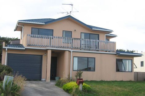 Photo of property in 5 Bury Grove, Strathmore Park, Wellington, 6022