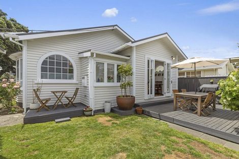 Photo of property in 72 Park Road, Miramar, Wellington, 6022