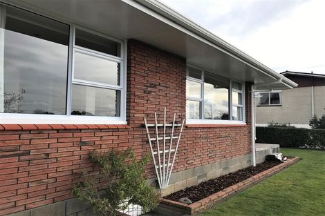 Photo of property in 9 Montana Place, Merrilands, New Plymouth, 4312