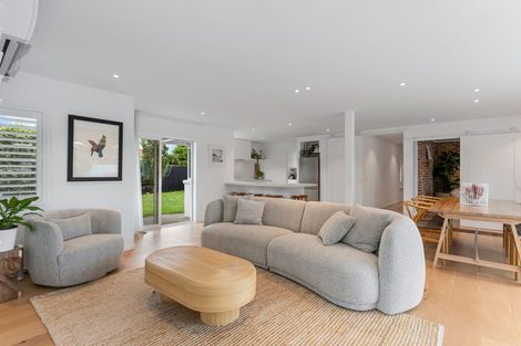 Photo of property in 27 Maygrove Drive, Orewa, 0931