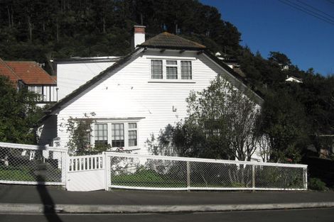 Photo of property in 26 Rona Street, Eastbourne, Lower Hutt, 5013