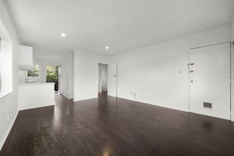 Photo of property in 2/11a Bayside Avenue, Te Atatu Peninsula, Auckland, 0610