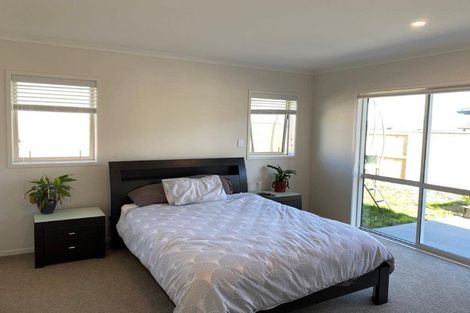 Photo of property in 28 Sabre Street, Papamoa Beach, Papamoa, 3118
