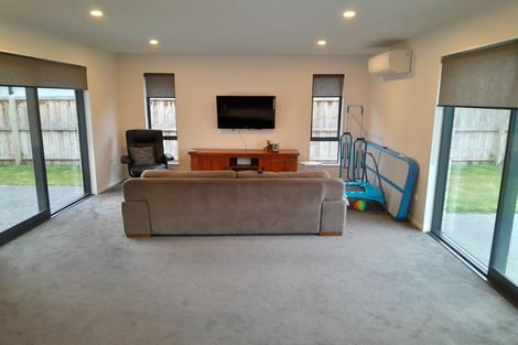 Photo of property in 3 Witte Street, Woodend, 7610