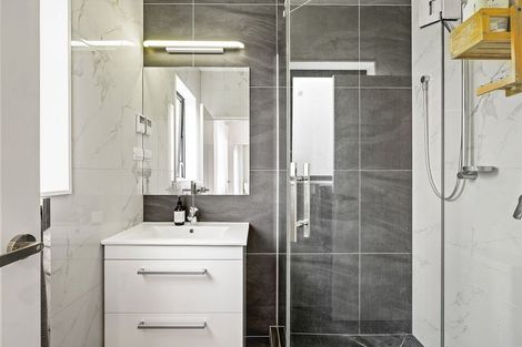 Photo of property in 1 Crompton Place, Orewa, 0931