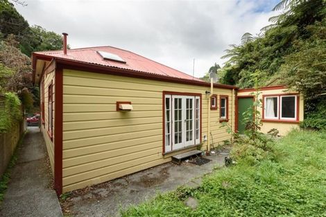 Photo of property in 11 Adams Terrace, Aro Valley, Wellington, 6021