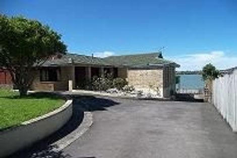 Photo of property in 19 Reynard Terrace, Conifer Grove, Takanini, 2112