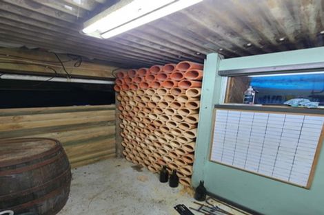 Photo of property in 126 Laingholm Drive, Laingholm, Auckland, 0604