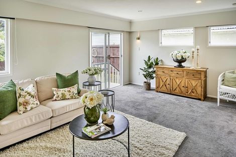 Photo of property in 46 Grays Road, Plimmerton, Porirua, 5026