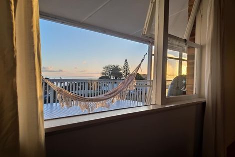 Photo of property in 114 Pacific Parade, Army Bay, Whangaparaoa, 0930