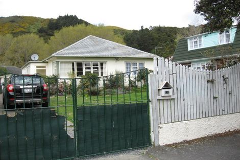 Photo of property in 19 Freyberg Street, Waterloo, Lower Hutt, 5011