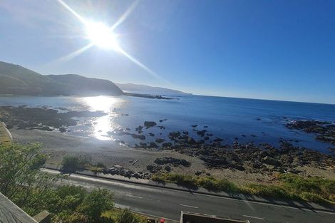 Photo of property in 114 The Esplanade, Houghton Bay, Wellington, 6023