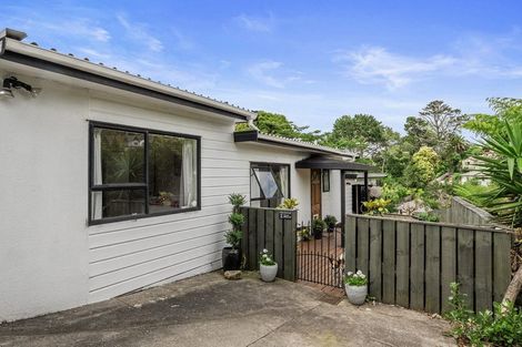 Photo of property in 2/53 Topliss Drive, Northcross, Auckland, 0632