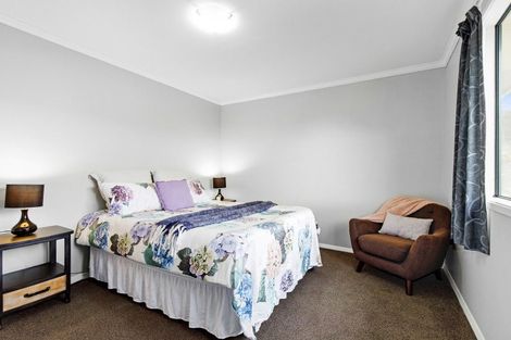 Photo of property in 2/7 Norana Road, Maoribank, Upper Hutt, 5018