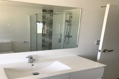 Photo of property in 53 Pitoitoi Drive, Riverhead, 0820