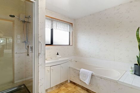 Photo of property in 2/12 Algie Place, Avonhead, Christchurch, 8042