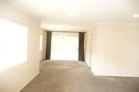Photo of property in 6 Pennygale Close, Flat Bush, Auckland, 2016