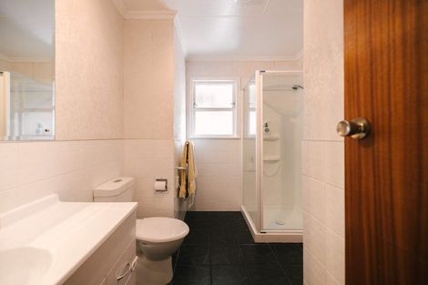 Photo of property in 69 Wikiriwhi Crescent, Awapuni, Palmerston North, 4412