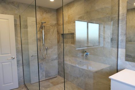 Photo of property in 68 Guildford Drive, Paraparaumu, 5032