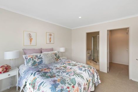 Photo of property in Te Kakariki Apartments, 7/8 Wellington Road, Paekakariki, 5034
