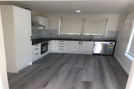 Photo of property in 75 Awaroa Road, Sunnyvale, Auckland, 0612