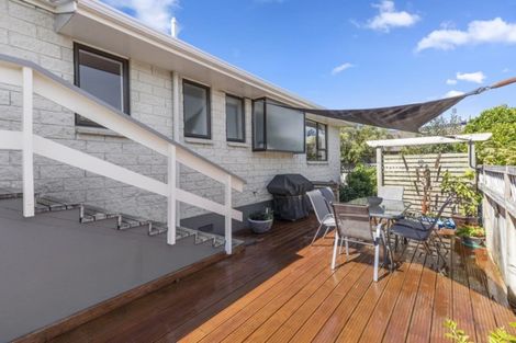 Photo of property in 32 Clearwater Terrace, Brown Owl, Upper Hutt, 5018